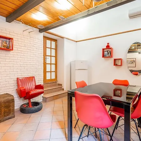 Trastevere Vintage Artistic Loft * Rome